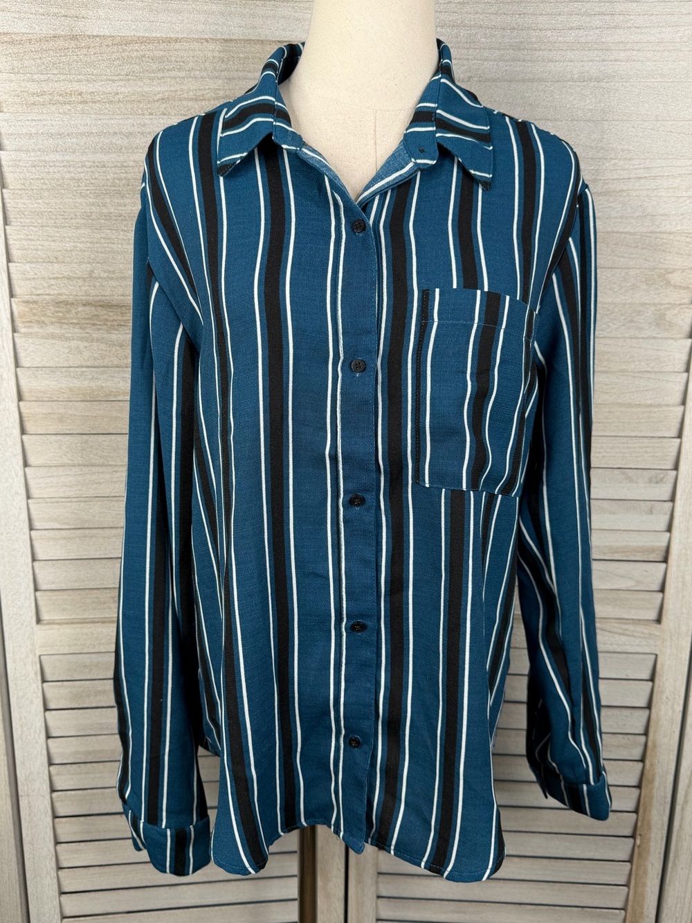 WILD FABLE Women's Striped Long Sleeve Button Down Shirt Dark Teal/Multi-Large